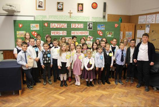 Gazdag Erzsi vers- �s mesemond� verseny